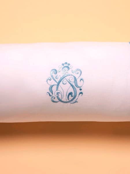 Bolster, Parchemin Anglais (Bleu Oeuf de Canard) pour la vente par Jacaranda Living