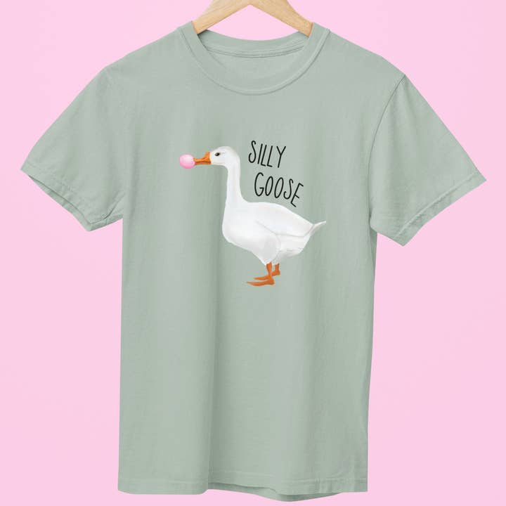 Camiseta Ganso Tonto – Divertida Camiseta Gráfica Unisex | Acorn & Artisan para venta al por mayor de Acorn & Artisan