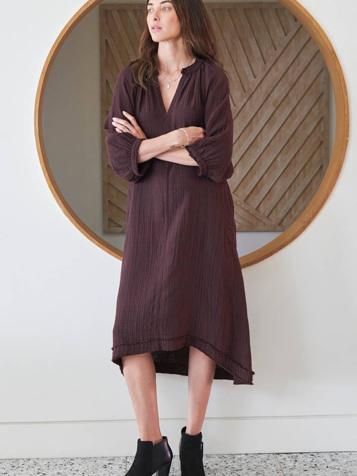 Robe en gaze marron chocolat avec poches pour la vente par ocean+main
