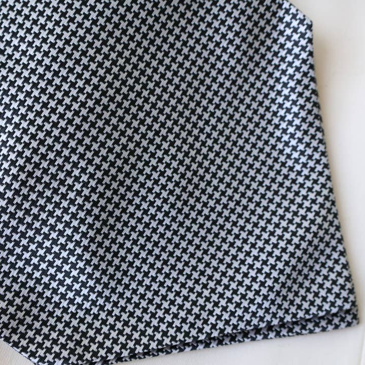 Tie Mood – wholesale Necktie – Men’s – Modern Design Black & White Ascot Tie