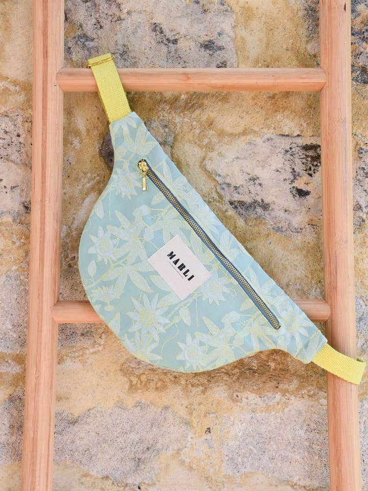 Bolsa de plátano Daiana para pedidos anticipados, azul, verde y un toque de amarillo para venta al por mayor de Marli