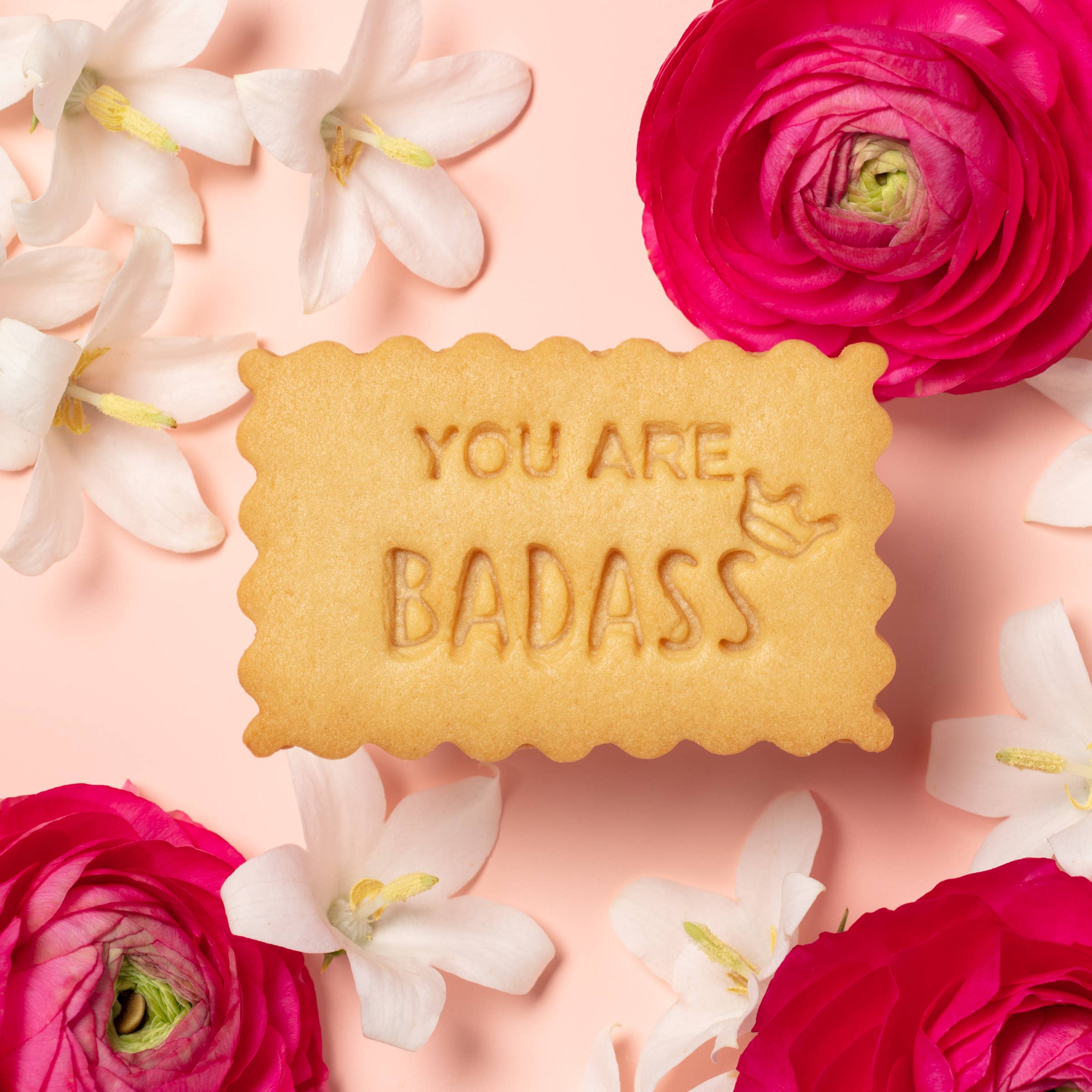 DeLight Patisserie - Vente Biscuits - Boîte à biscuits You Are Badass (4 cookies)1