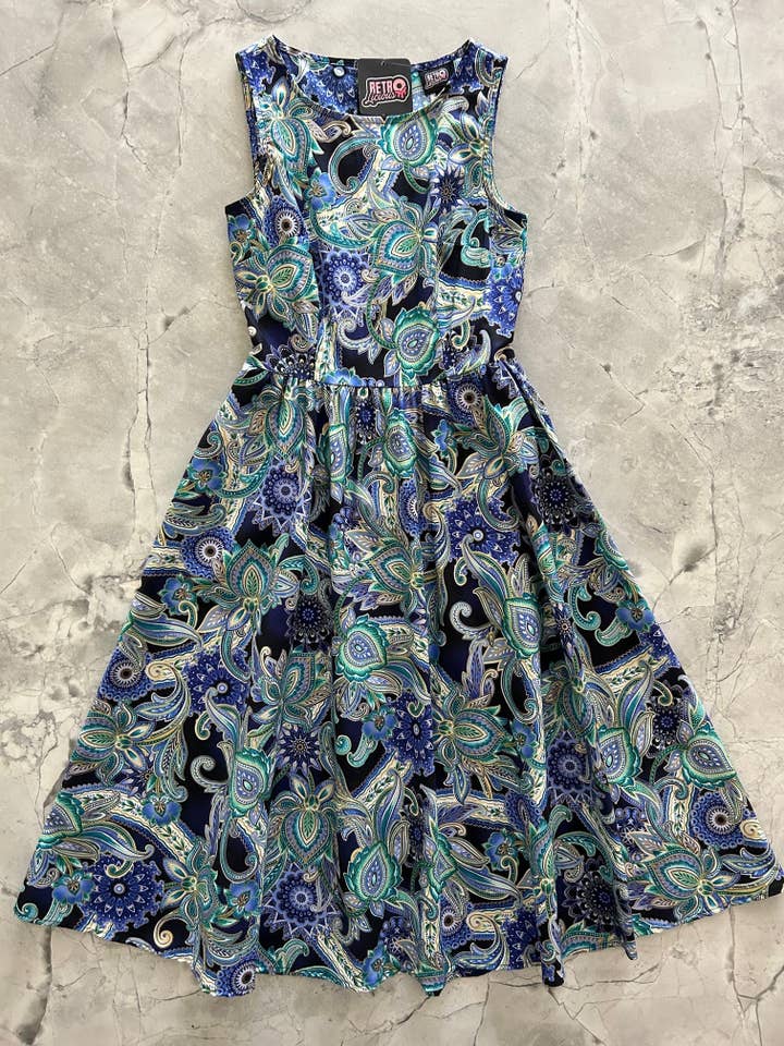 Robe Midi Florale Déco pour la vente par Retrolicious
