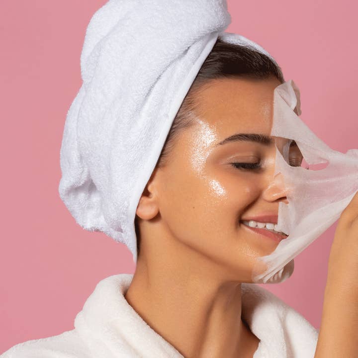 Sisters & Me GmbH - Venta al por mayor Mascarilla - MASCARILLA EN LÁMINA DE RETINOL CON EXTRACTO DE FRAMBUESA Y MANZANILLA, 5 VECES6