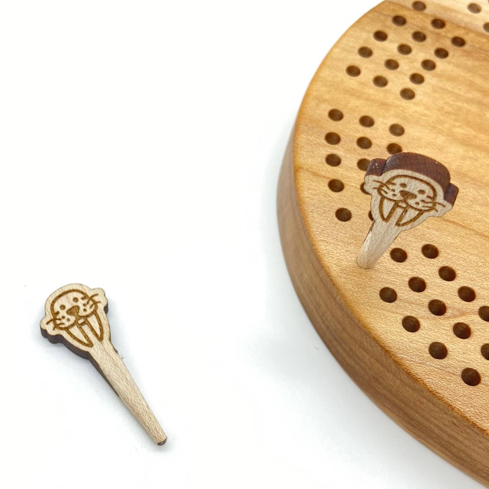 Cast & Carve - Venta al por mayor Juegos de mesa - Pinzas para cribbage, diseño de vida silvestre y cualquier diseño personalizado90