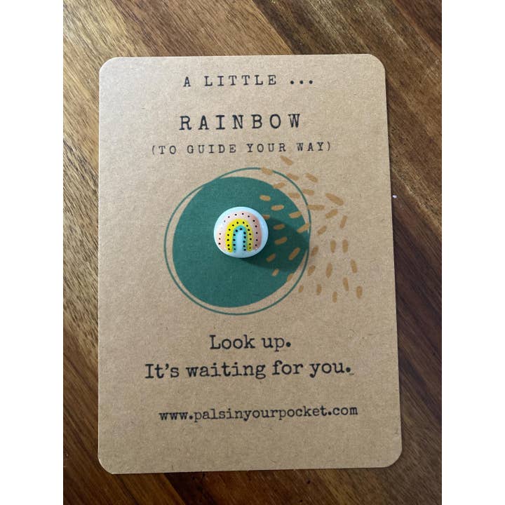 Pals in your Pocket - Vendita all'ingrosso Moneta/gettone ricordo - Abbraccio Tascabile di Positività Arcobaleno & Pietra Portafortuna Antistress