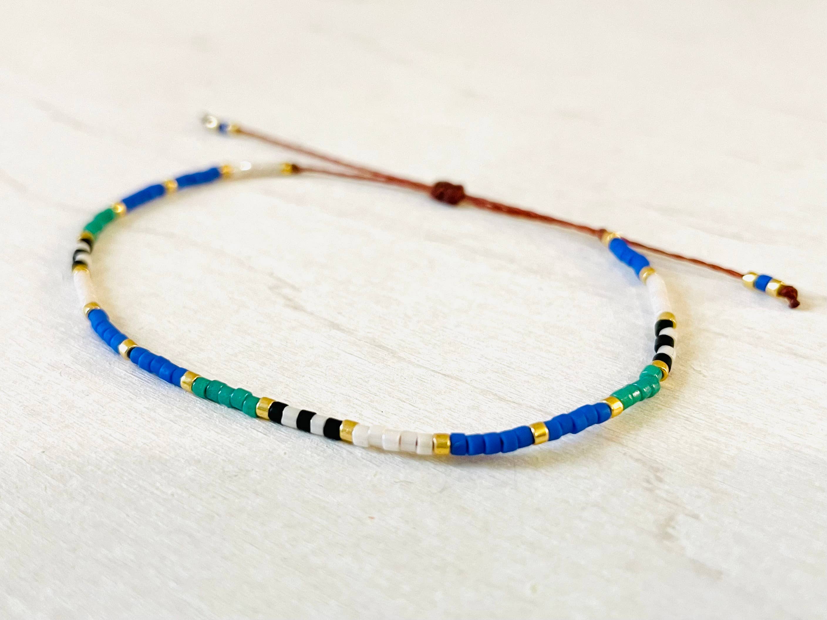 Atelline – Großhandel Perlenarmband – Verstellbares Miyuki Perlenarmband aus Nylon, Samenperlen 11/01