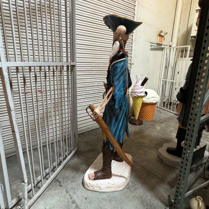 LM Treasures - Wholesale Decorative Figurine - Pirate Skeleton With Monkey Life Size Statue7