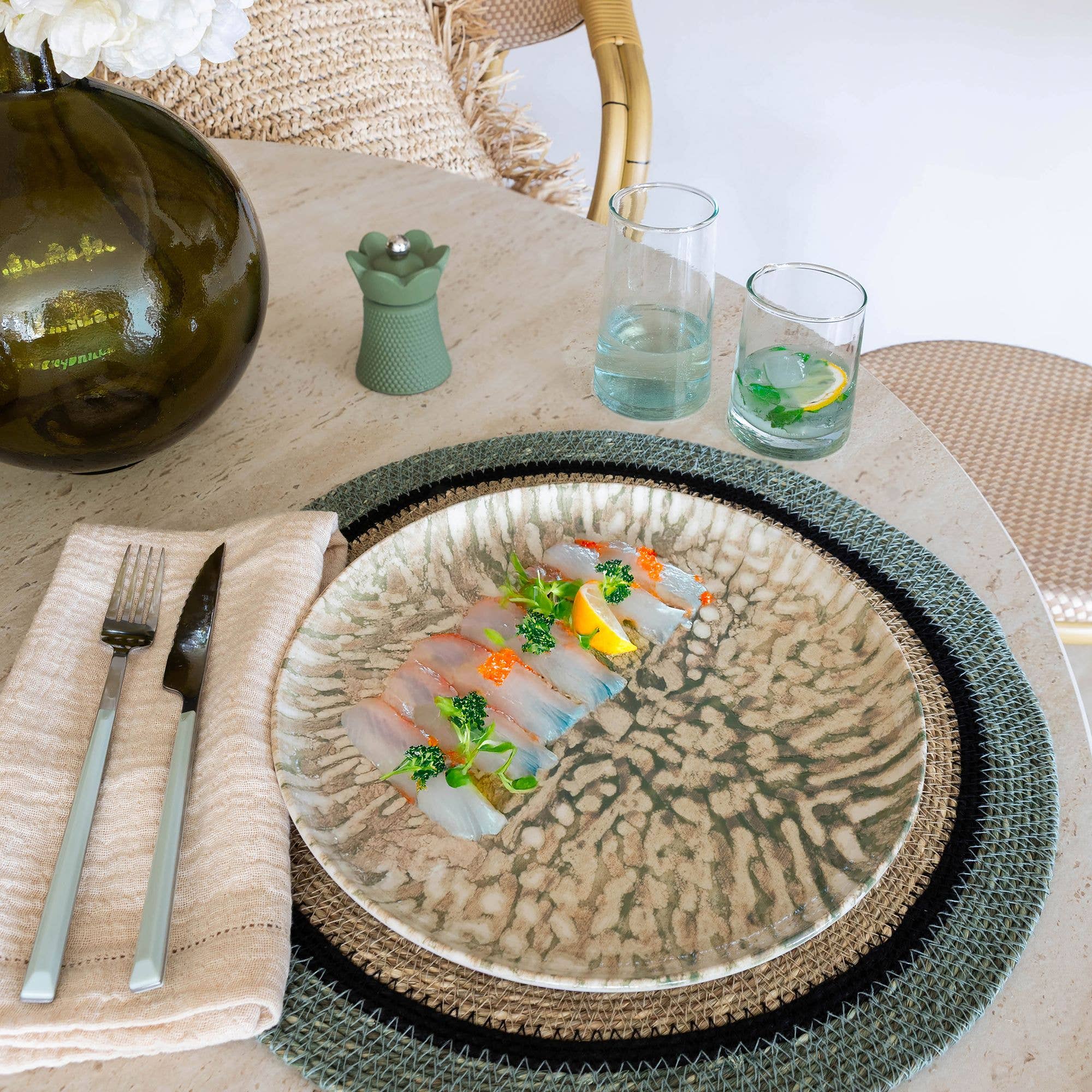 Novastyl - Wholesale Dinner Plate - JADE flat plate 26cm in green and beige stoneware4