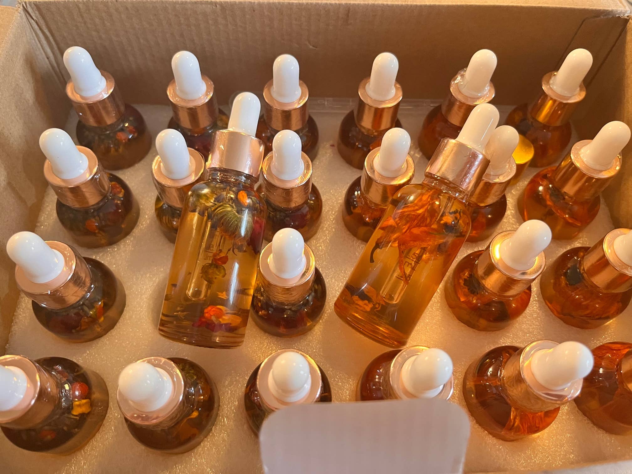 The Blush Spot - Wholesale Bath/Body Oil - Pineapple Yoni Oils - Organic and Edible5