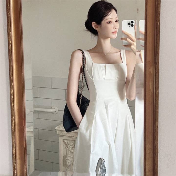 FurDecoration - Vente Robe – femme - Robe cintrée chic à col en V et taille plissée de couleur unie4