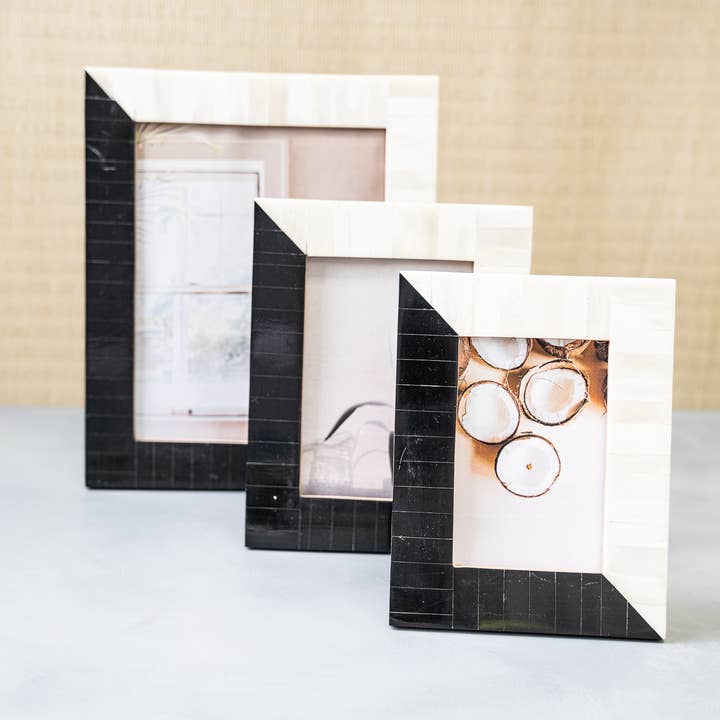 India Handicrafts Inc - Wholesale Picture frame - B&W Photo Frame 5x71