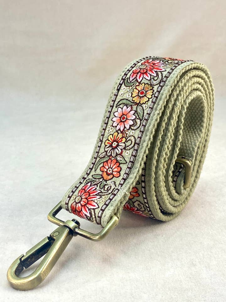 Bagstrap Luna in green for wholesale by Temple of Treasure