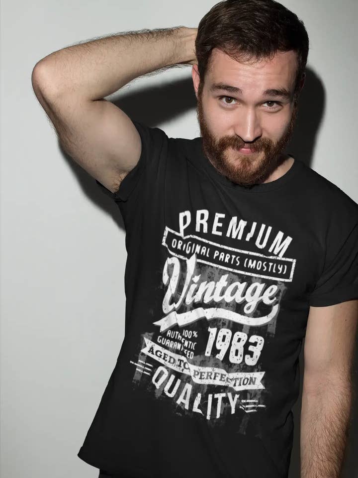 ULTRABASIC - Maglietta regalo di compleanno da uomo con grafica del 1983 Aged to Perfection per la vendita all'ingrosso da parte di ULTRABASIC