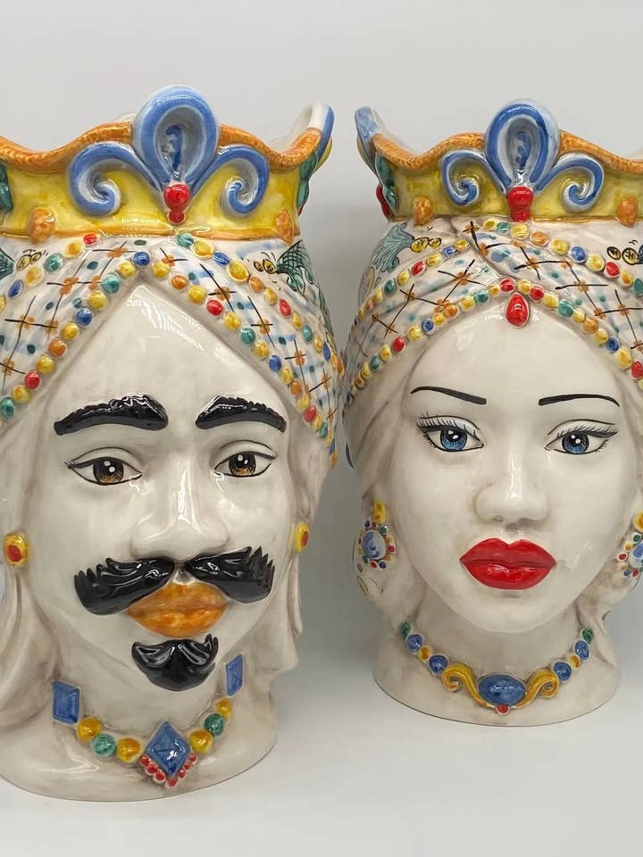 Caltagirone keramische Saturnus Moor's Heads cm H.37 L.22 Handgemaakt Siciliaans decor voor wholesale door DD Ceramiche Siciliane