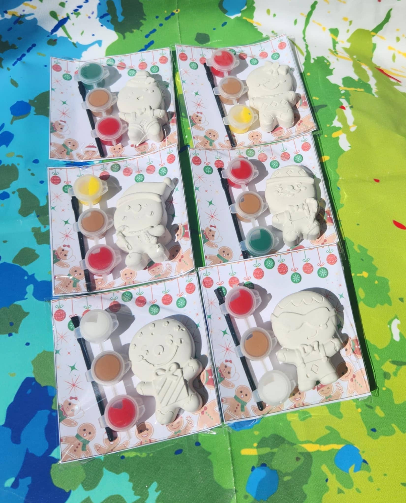 Snazzy Crayons - Wholesale Party Favor - Gingerbread Mini Paint Kits - Party Favors - Christmas Party1