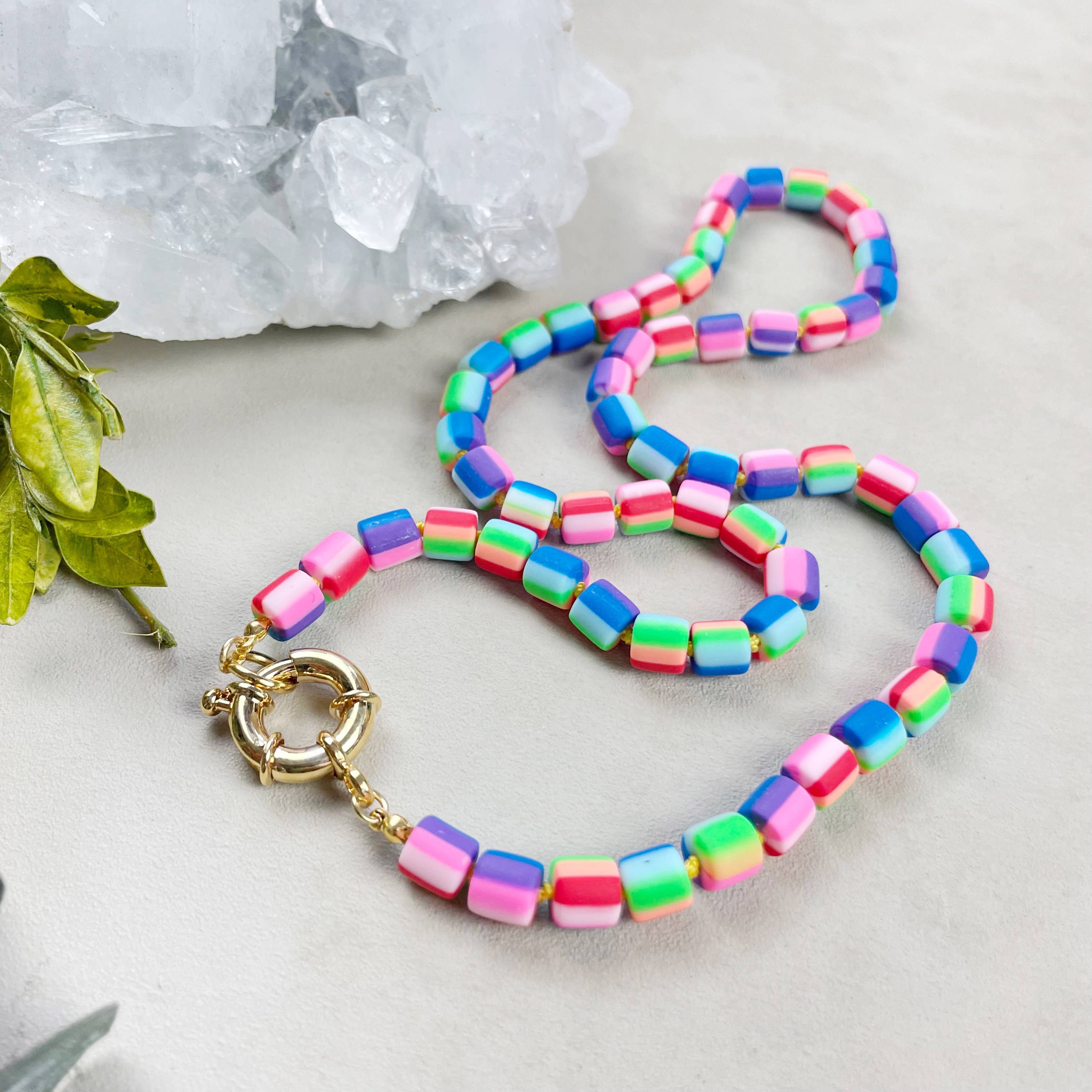 Ewelina Pas Jewelry - Vendita all'ingrosso Collane di perline/perle - Collana annodata a mano con perline in argilla polimerica Mira/Colorblock2