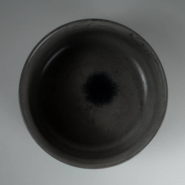 Small concrete pot, Eiapit design for wholesale by Eiapit