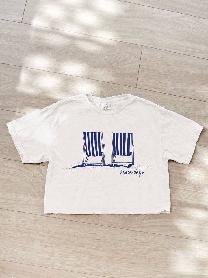 BEACH DAYS Verkorte Mineralen Grafische Top voor wholesale door OAT COLLECTIVE