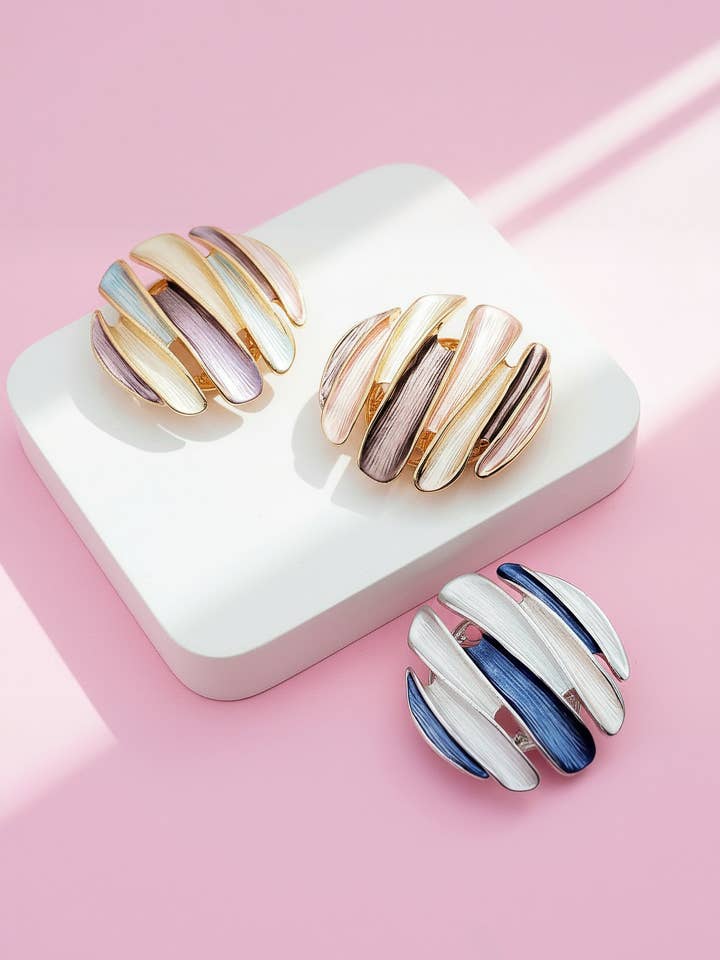 Abstract Magnetic Curved Brooch for wholesale by Arya Jewellery Wholesale