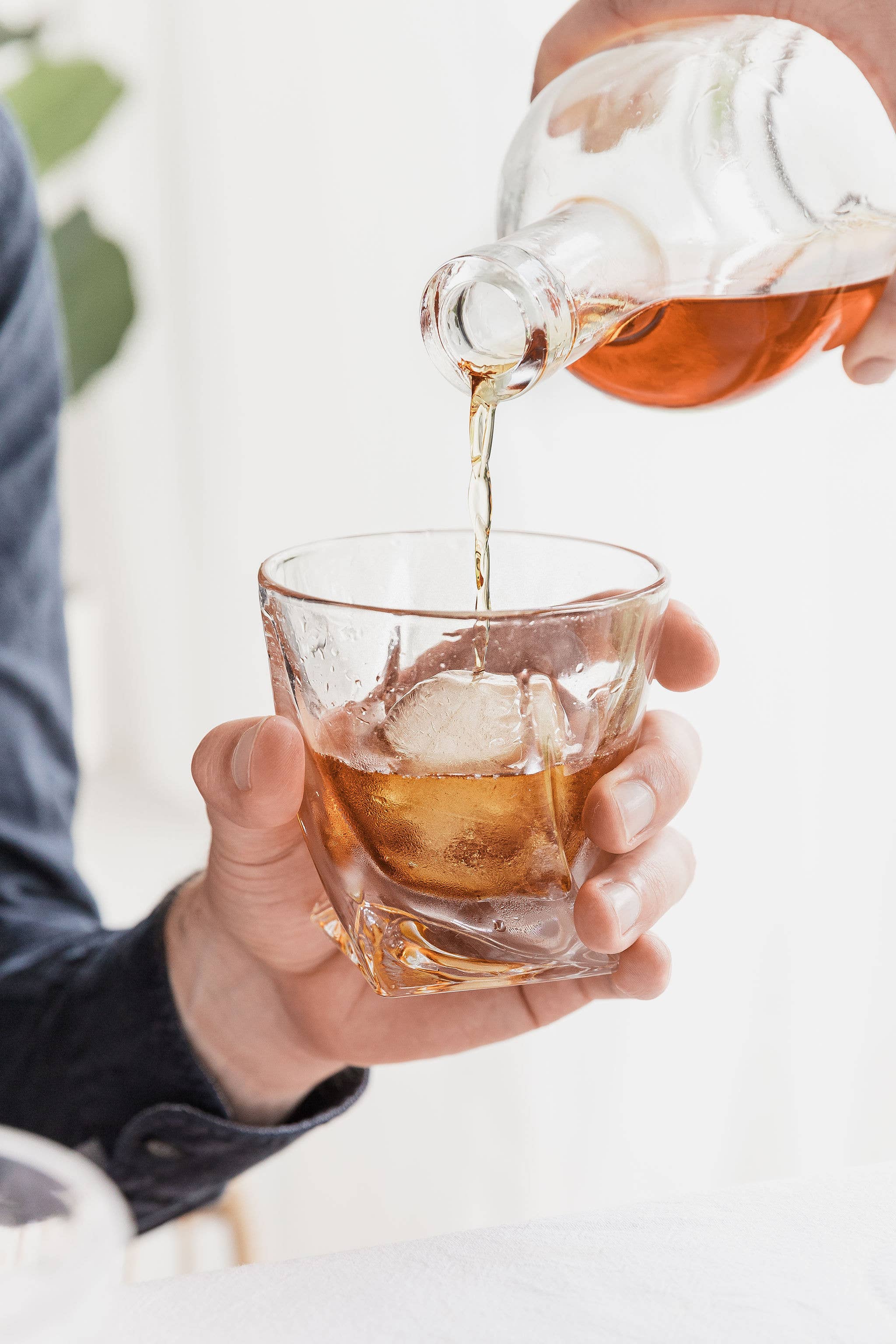 UBERSTAR – wholesale Ice tray/mould – Ice Sphere Molds - Set of 4 Blue7