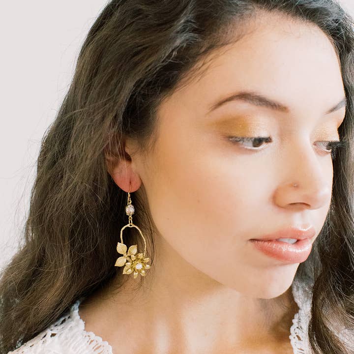 Woodland blomster erklæring øreringe for engroshandel hos Acute Designs