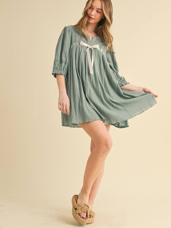 Camellia - Vente Robe – femme - ROBE À MANCHES MI-LONGUES AVEC ENCOLURE CARRÉE ET DÉTAILS EN DENTELLE6