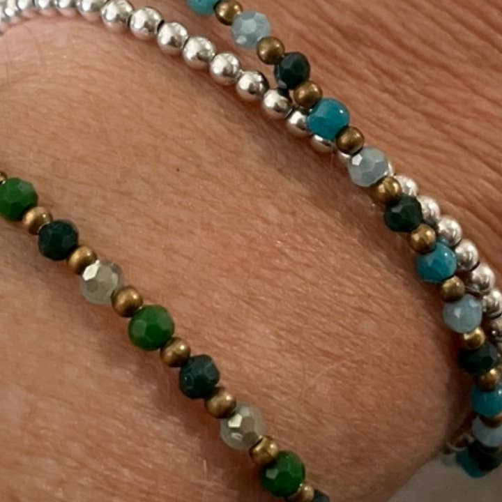 Jambo Jewellery – wholesale Beaded bracelet – Crystal Healing Bracelets on Display Stand