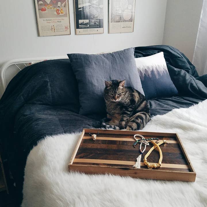 Tablett mit Goldstreifen für den Großhandel von Infinite Abyss