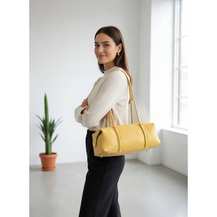 Women's Genuine Leather Boston Shoulder Bag, Made in Italy, art. 112699 for wholesale by Suie Valentini srl