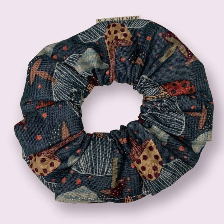 Mystical Mushroom Haargummi für den Großhandel von Scrunchie Shop
