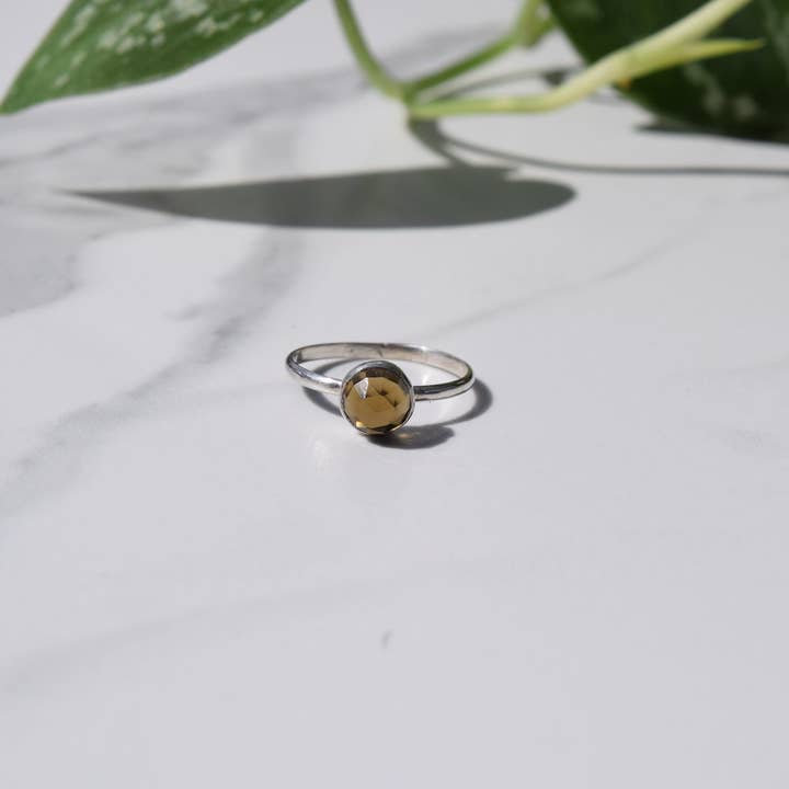 Rauchquarz-Solitärring für den Großhandel von Mi Raíz Jewelry