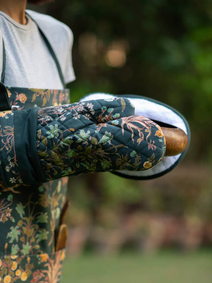 Eco-Friendly Mitten - Garden Emerald for wholesale by Asami Concept