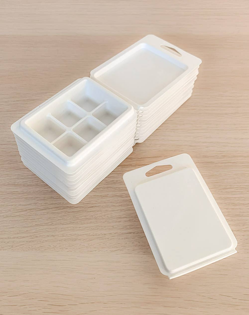 Mixie Market - Wholesale Wax Melt - Matte White Wax Melt Clamshells | 12 pk1