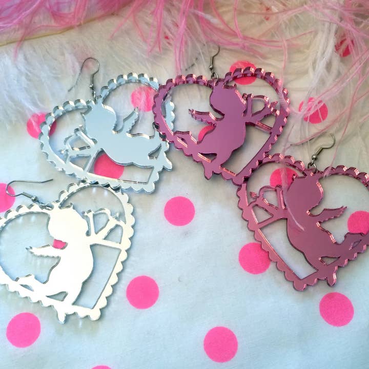 Brincos Acrílico Cupidos e Corações por atacado de I'm Your Present