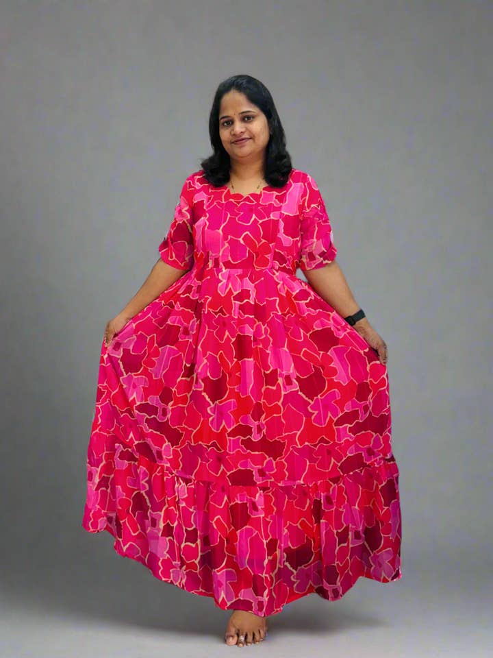 Robe maxi à fleurs roses et rouges pour la vente par Mamma | Maternity & Nursing Wear