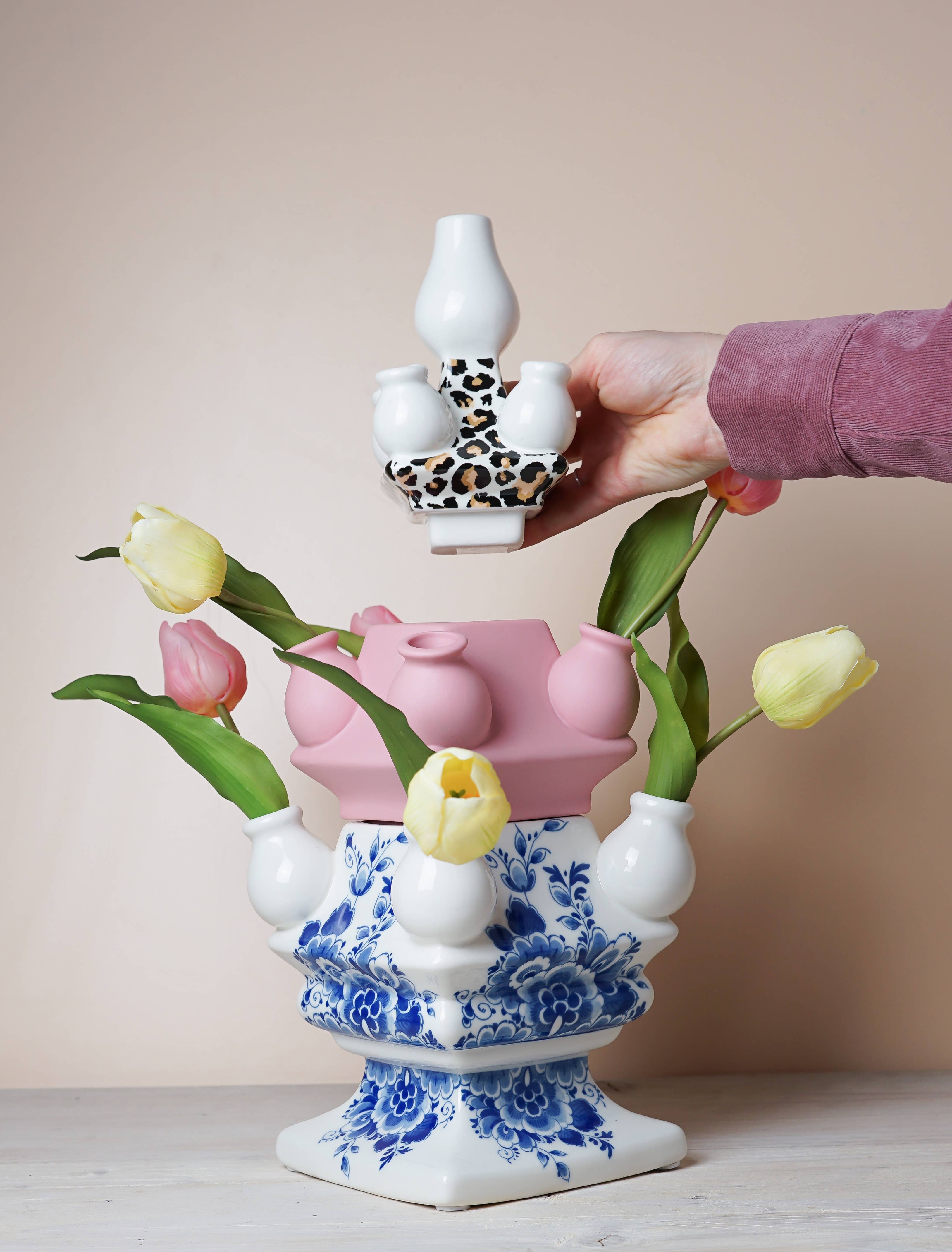 Heinen Delfts Blauw - Wholesale Vase - Stack Madness Matte Pink middle1