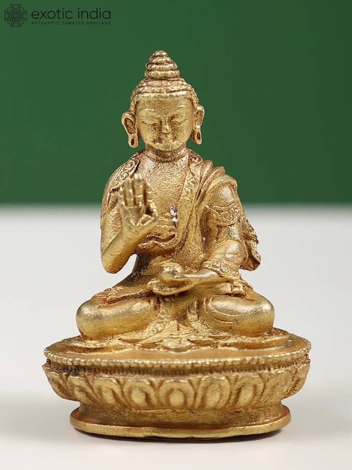 2" lille kobber nepalesisk Gautam Buddha-statue for engroshandel hos Exotic India Art