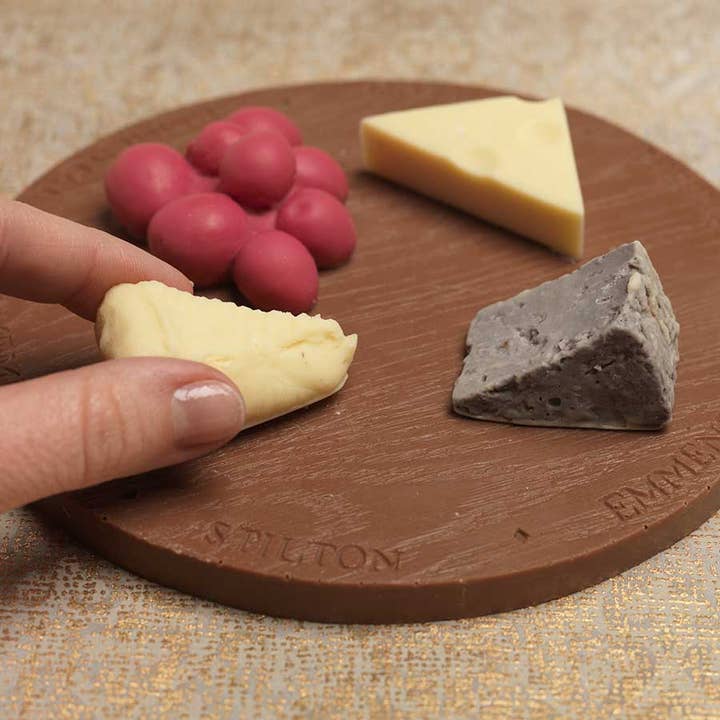 Choc on Choc – wholesale Chocolate box – Mini Chocolate Cheese Board2