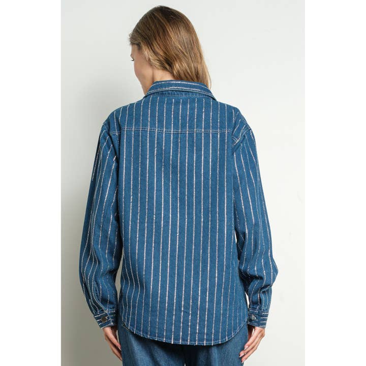 KIWI – Großhandel Hemd mit Button-down-Kragen – Damen – IT3196 Jeanshemd mit Nadelstreifen und Strass