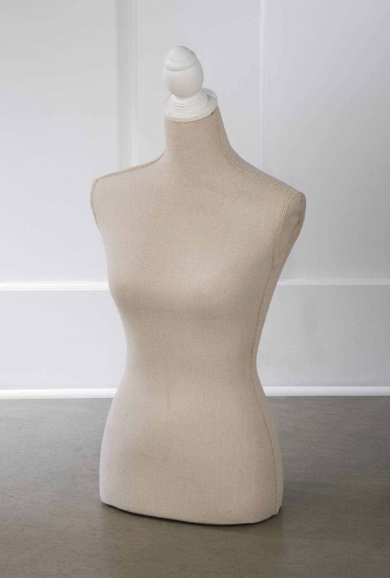 Tripar International - Wholesale Mannequin - Linen & Burlap Floor or Tabletop Body Forms - Fiberglass9