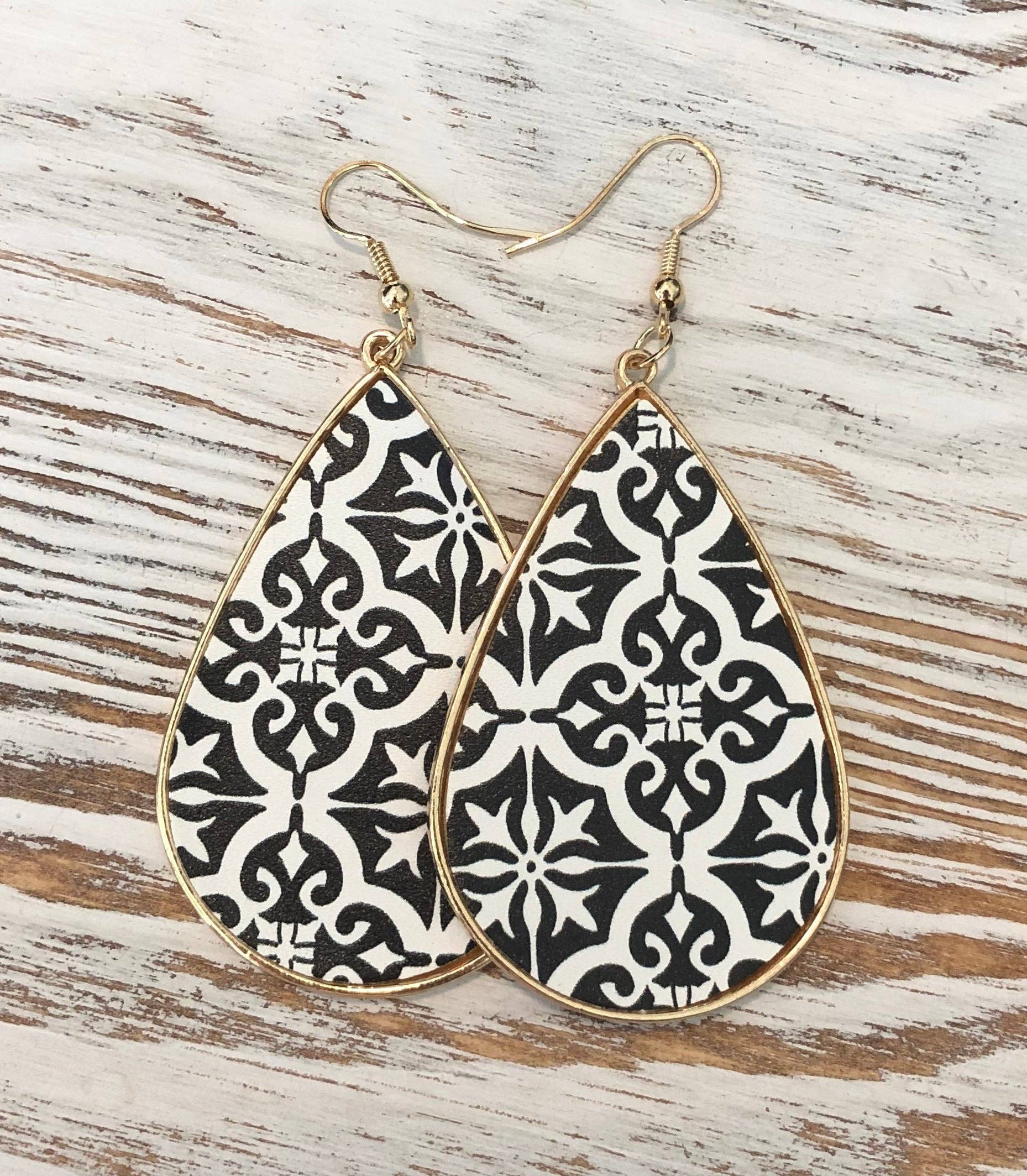 Kate Tuesday Jewelry - Wholesale Dangle Earrings - Black and White Geometric Print Leather Hanging Gold Earring0