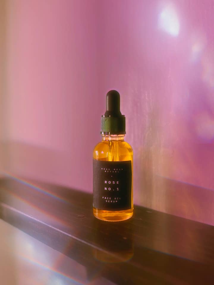 Sérum Huile Visage Rose n°1 pour la vente par Rose Moon Ritual