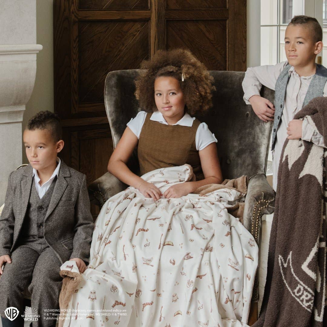 Saranoni - Wholesale Throw Blanket - Wizarding World™ Charm Minky/Lush10