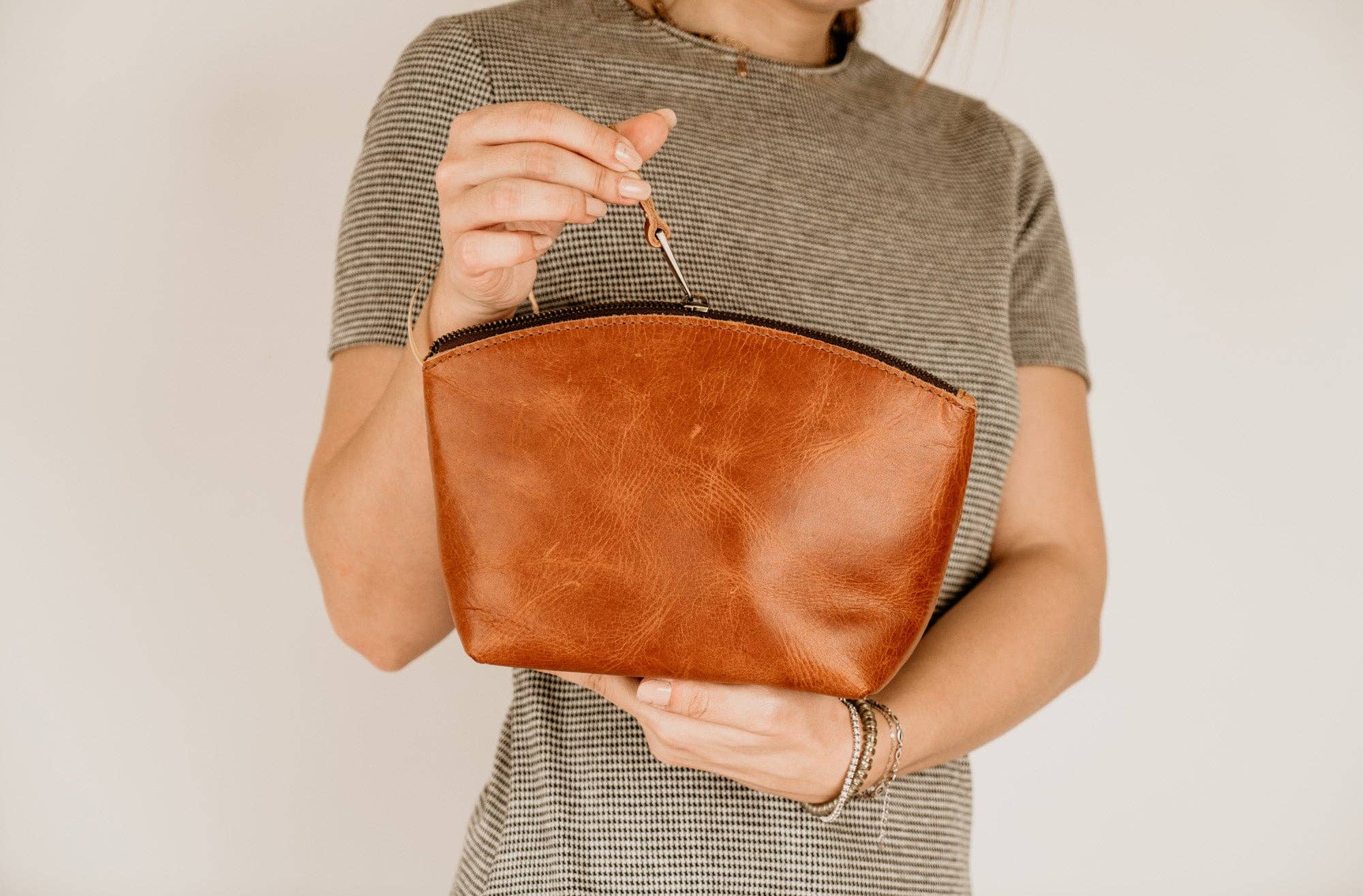 VELLAIRE - Wholesale Makeup/Cosmetic Bag - Leather Eclipse Makeup Bag | LB3