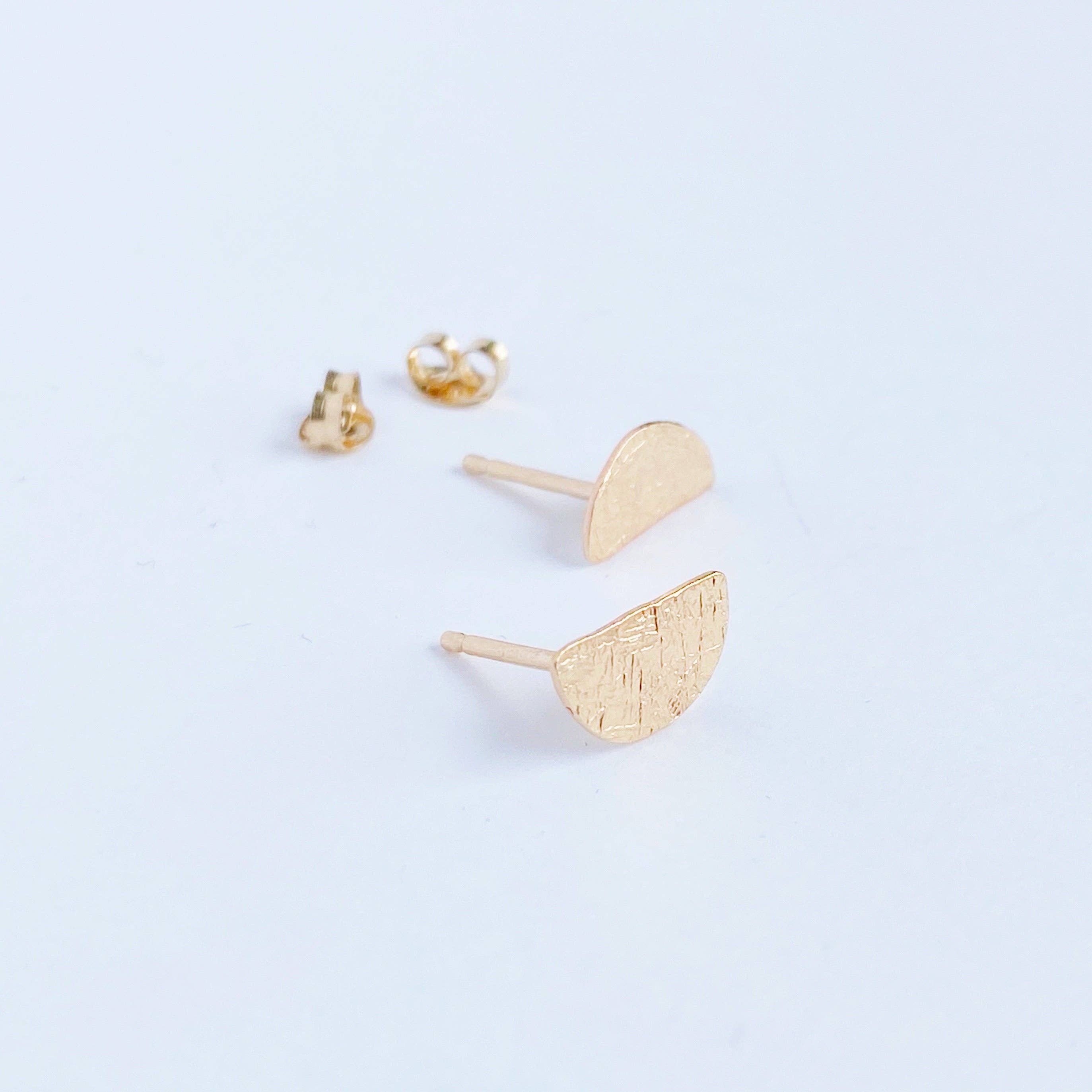 Shepherd’s Run Jewelry - Vente Clous d'oreille - Clous Demi-Lune5