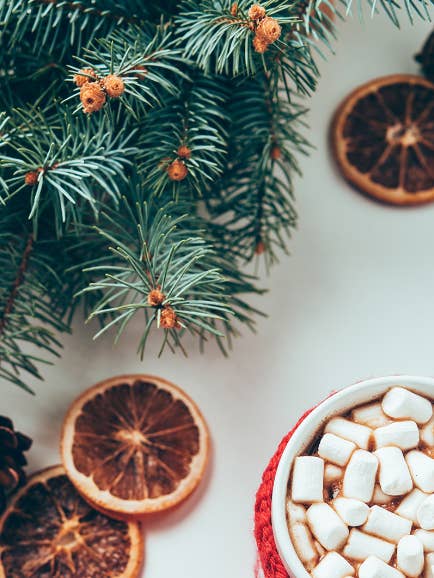 Christmas Fluff Soy Candle & Melts for wholesale by Lumos Candle Co.