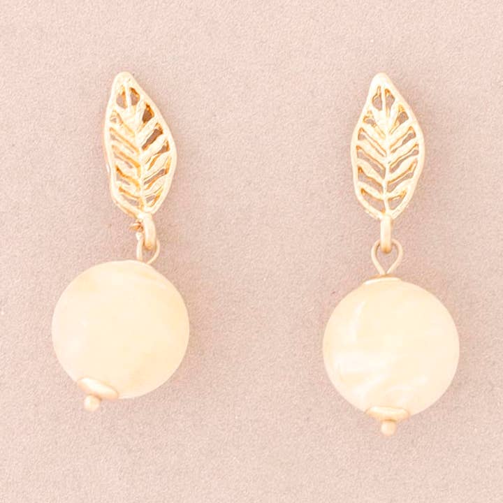 Orecchini Foglia Pendente Pallina Resina per la vendita all'ingrosso da parte di Sonata