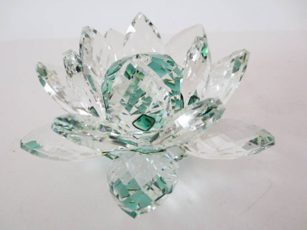 Kl-u-Ra Magie des Lebens - Wholesale Decorative Tabletop Object - Crystal Lotus Blossom in Green - 13 cm