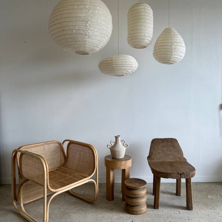 Office Objets - Venta al por mayor Lámpara de araña y colgante - Lámpara colgante media de ratán y lino natural estilo japonés ovalada y aplanada H30 D45